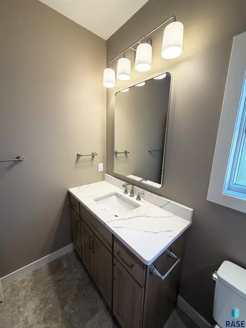 Bath - 7004 E Copper Stone Cir, Sioux Falls, SD 57110 photo 1 of 5