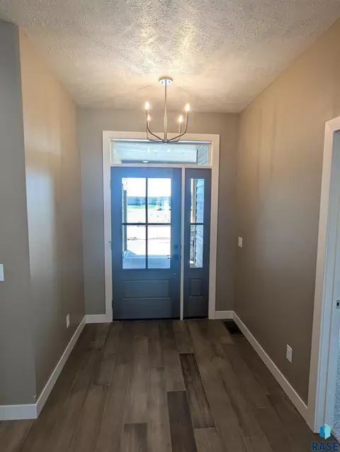 Entry Way - 7004 E Copper Stone Cir, Sioux Falls, SD 57110 photo 1 of 1