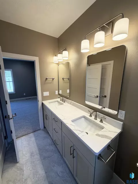 Bath - 7004 E Copper Stone Cir, Sioux Falls, SD 57110 photo 4 of 5