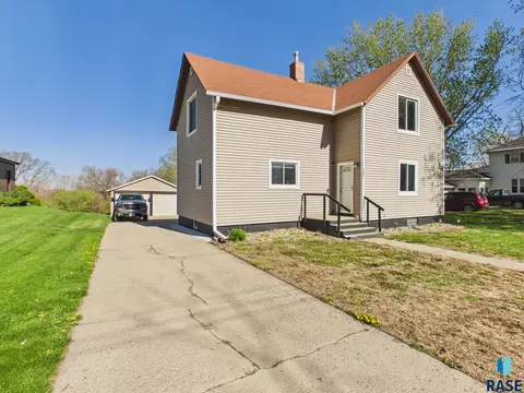 301 Lincoln Ave, Centerville, SD 57014