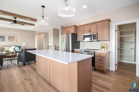 Kitchen - 5505 E Morningside Cir, Sioux Falls, SD 57110 photo 3 of 3