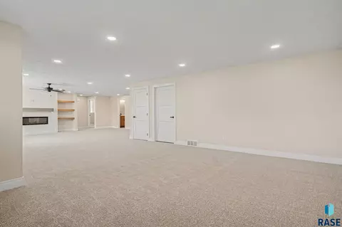Living - 5505 E Morningside Cir, Sioux Falls, SD 57110 photo 3 of 5