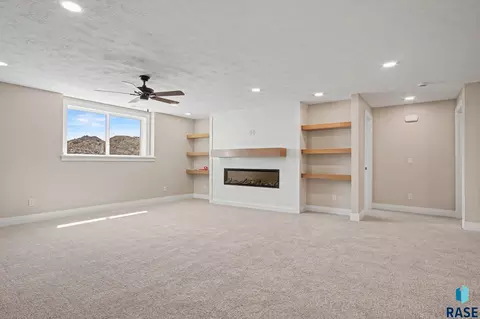 Living - 5505 E Morningside Cir, Sioux Falls, SD 57110 photo 5 of 5