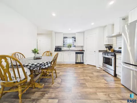 1010 S Liberty Pl, Sioux Falls, SD 57106