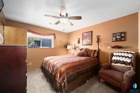 Bedroom - 24404 View Dr, Dell Rapids, SD 57022 photo 3 of 6