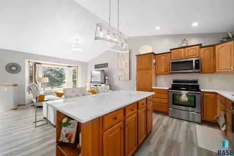 Kitchen - 24404 View Dr, Dell Rapids, SD 57022 photo 5 of 6