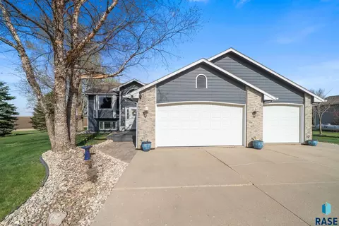 Exterior - 24404 View Dr, Dell Rapids, SD 57022 photo 2 of 16