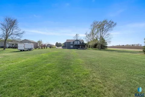 Exterior - 24404 View Dr, Dell Rapids, SD 57022 photo 14 of 16