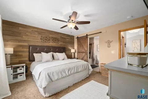 Bedroom - 24404 View Dr, Dell Rapids, SD 57022 photo 2 of 6