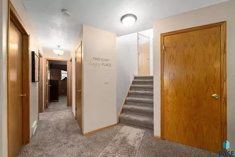 Entry Way - 24404 View Dr, Dell Rapids, SD 57022 photo 4 of 4