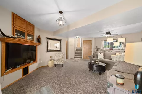 Living - 24404 View Dr, Dell Rapids, SD 57022 photo 8 of 8