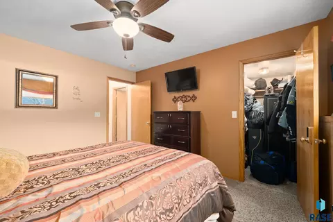 Bedroom - 24404 View Dr, Dell Rapids, SD 57022 photo 4 of 6