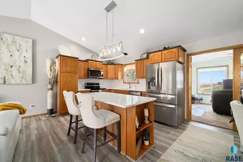 Kitchen - 24404 View Dr, Dell Rapids, SD 57022 photo 4 of 6