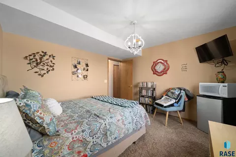 Bedroom - 24404 View Dr, Dell Rapids, SD 57022 photo 6 of 6