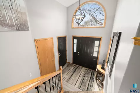 Entry Way - 24404 View Dr, Dell Rapids, SD 57022 photo 2 of 4