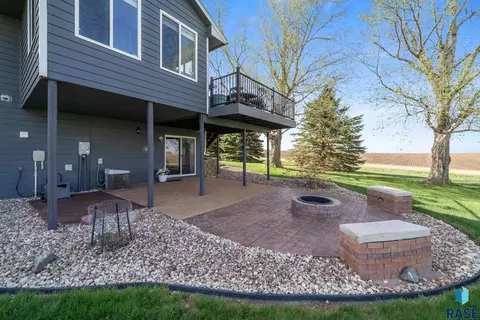 Exterior - 24404 View Dr, Dell Rapids, SD 57022 photo 4 of 16
