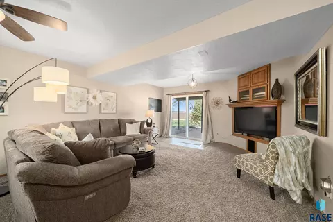 Living - 24404 View Dr, Dell Rapids, SD 57022 photo 7 of 8