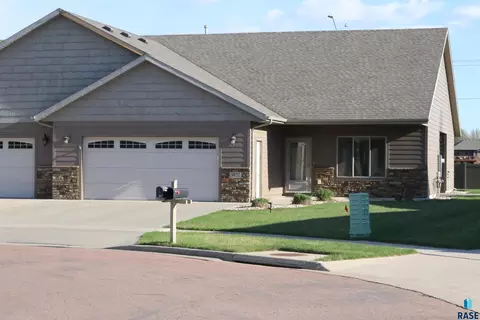 3820 Vendavel St, Sioux Falls, SD 57108