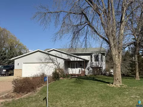 6204 N Purple Martin Ave, Sioux Falls, SD 57107