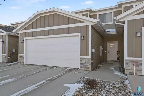 7005 W Gresford Pl, Sioux Falls, SD 57106