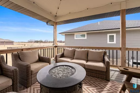Exterior - 800 S James Ave, Tea, SD 57064 photo 3 of 6