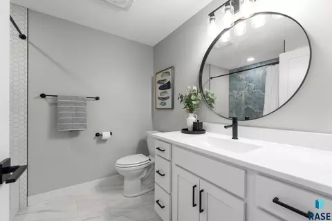 Bath - 800 S James Ave, Tea, SD 57064 photo 4 of 4