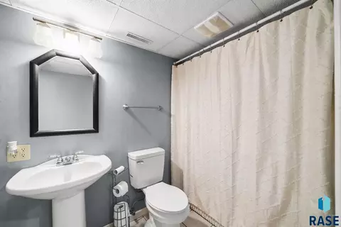 606 E 4th St, Colton, SD 57018 photo 10