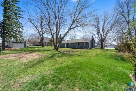 606 E 4th St, Colton, SD 57018 photo 11