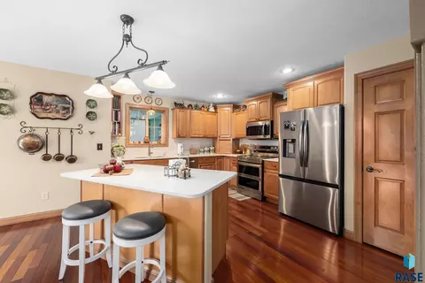 Kitchen - 18 E Big Sky Pl, Sioux Falls, SD 57110 photo 1 of 5
