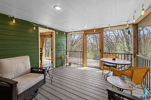 Exterior - 18 E Big Sky Pl, Sioux Falls, SD 57110 photo 6 of 19