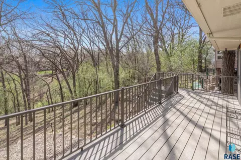 Exterior - 18 E Big Sky Pl, Sioux Falls, SD 57110 photo 13 of 19