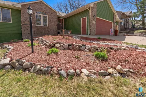 Exterior - 18 E Big Sky Pl, Sioux Falls, SD 57110 photo 3 of 19