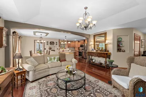 Living - 18 E Big Sky Pl, Sioux Falls, SD 57110 photo 4 of 7