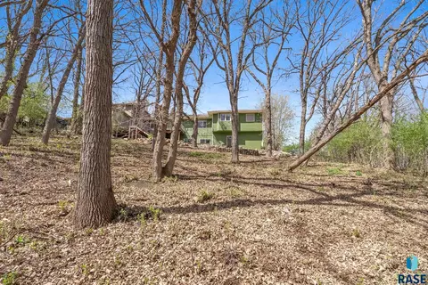 Exterior - 18 E Big Sky Pl, Sioux Falls, SD 57110 photo 10 of 19