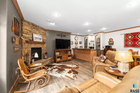Living - 18 E Big Sky Pl, Sioux Falls, SD 57110 photo 6 of 7
