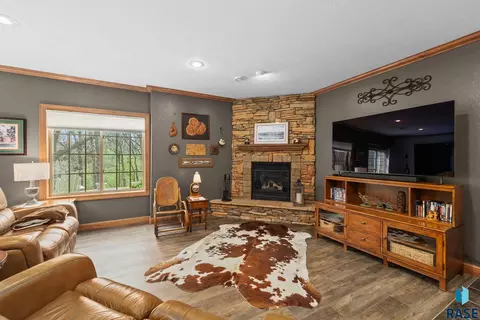 Living - 18 E Big Sky Pl, Sioux Falls, SD 57110 photo 5 of 7