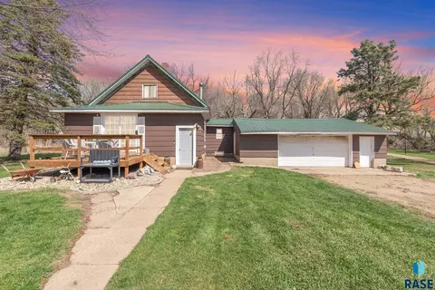 2447 201st St, Currie, MN 56123
