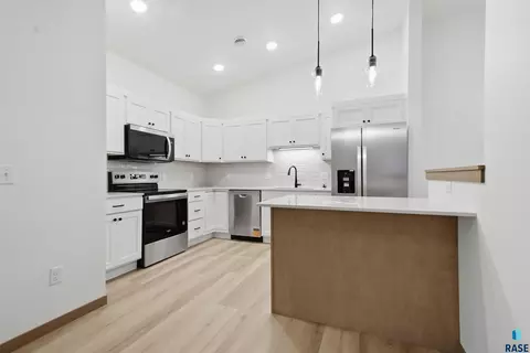 9114 W Ark Pl, Sioux Falls, SD 57106