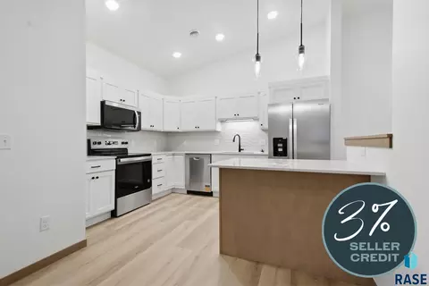 9114 W Ark Pl, Sioux Falls, SD 57106