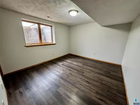 Bedroom - 4401 E 20th St, Sioux Falls, SD 57103 photo 6 of 7