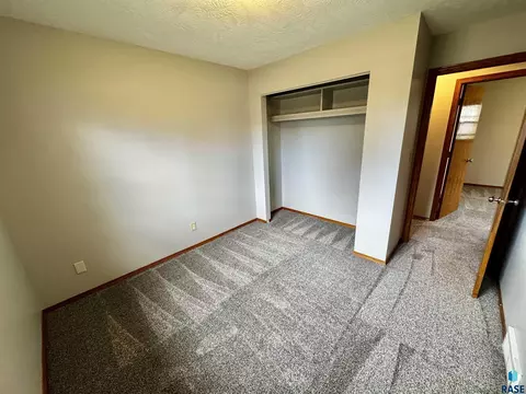 Bedroom - 4401 E 20th St, Sioux Falls, SD 57103 photo 5 of 7