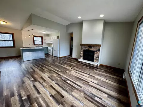 Living - 4401 E 20th St, Sioux Falls, SD 57103 photo 4 of 7
