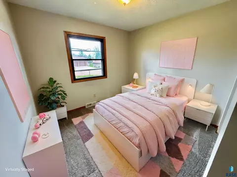 Bedroom - 4401 E 20th St, Sioux Falls, SD 57103 photo 2 of 7