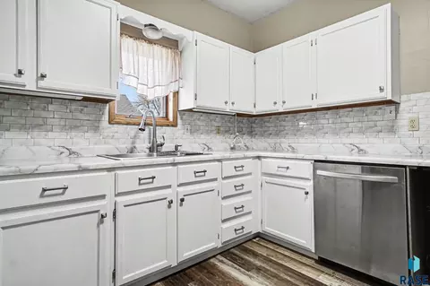 Kitchen - 471 E 2nd St, Parker, SD 57053 photo 1 of 2