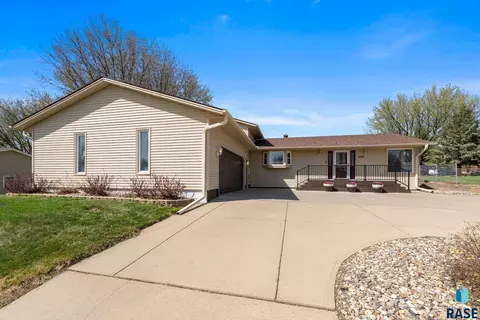 208 E 7th St, Crooks, SD 57020