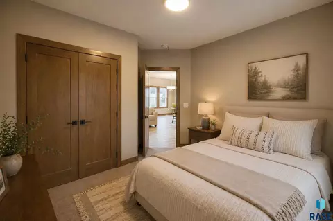 Bedroom - 612 E Lakeview Dr, Brandon, SD 57005 photo 3 of 3