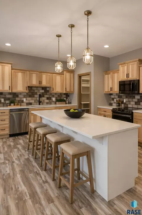 Kitchen - 612 E Lakeview Dr, Brandon, SD 57005 photo 3 of 3