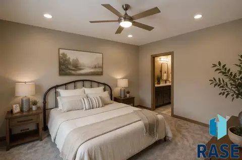 Bedroom - 612 E Lakeview Dr, Brandon, SD 57005 photo 1 of 3