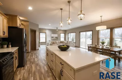 Kitchen - 612 E Lakeview Dr, Brandon, SD 57005 photo 1 of 3