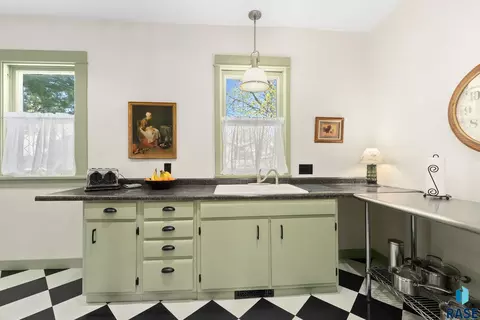 Kitchen - 710 E 2nd St, Canton, SD 57013 photo 4 of 5